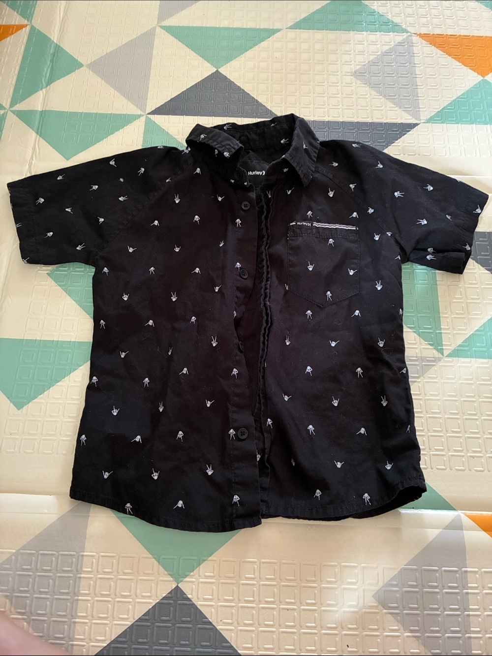 20/25$ 🧸 Children's Short Sleeve Button-Up Shirt - Black with White Print